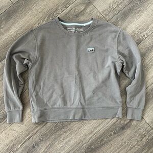 Patagonia Crewneck Sweatshirt in Gray with Chest Logo Womens Small Regular Fit